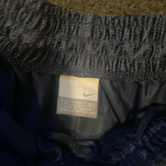 Vintage Y2K Nike Basketball Shorts - Picture 4 of 5